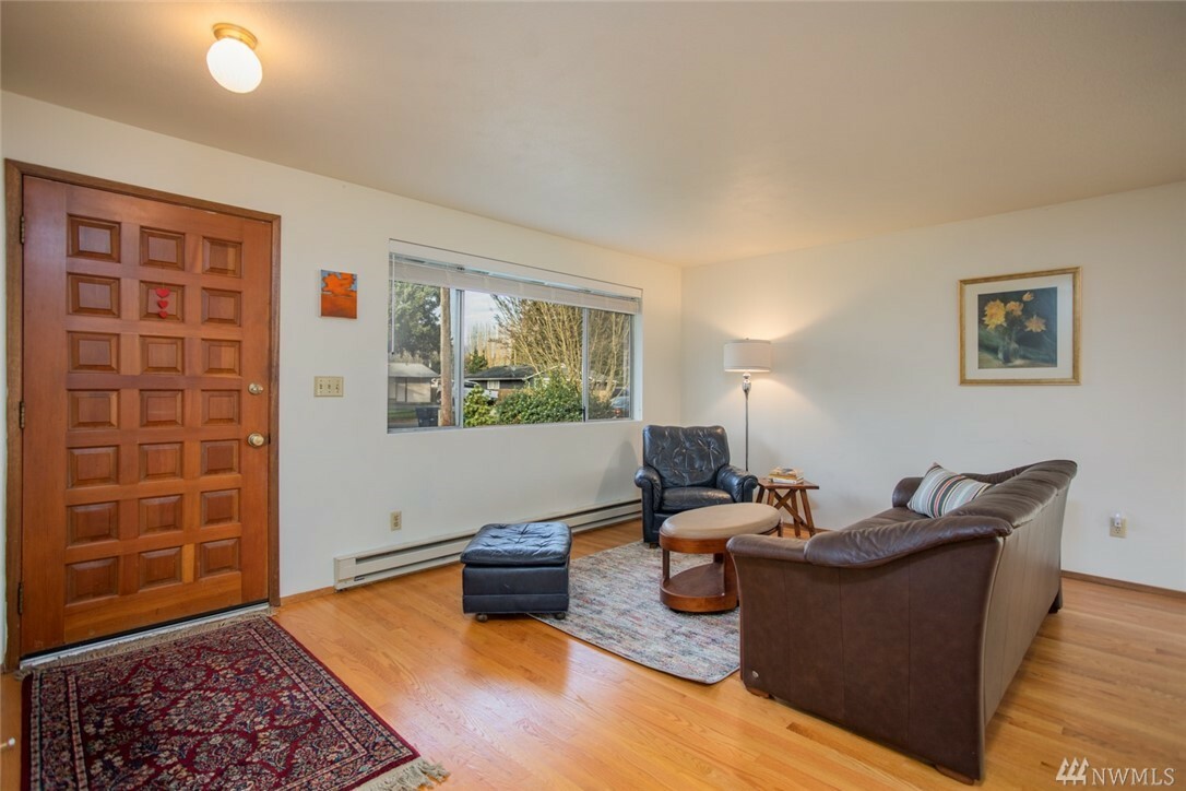 Property Photo:  1508 E Hazel Ave  WA 98233 