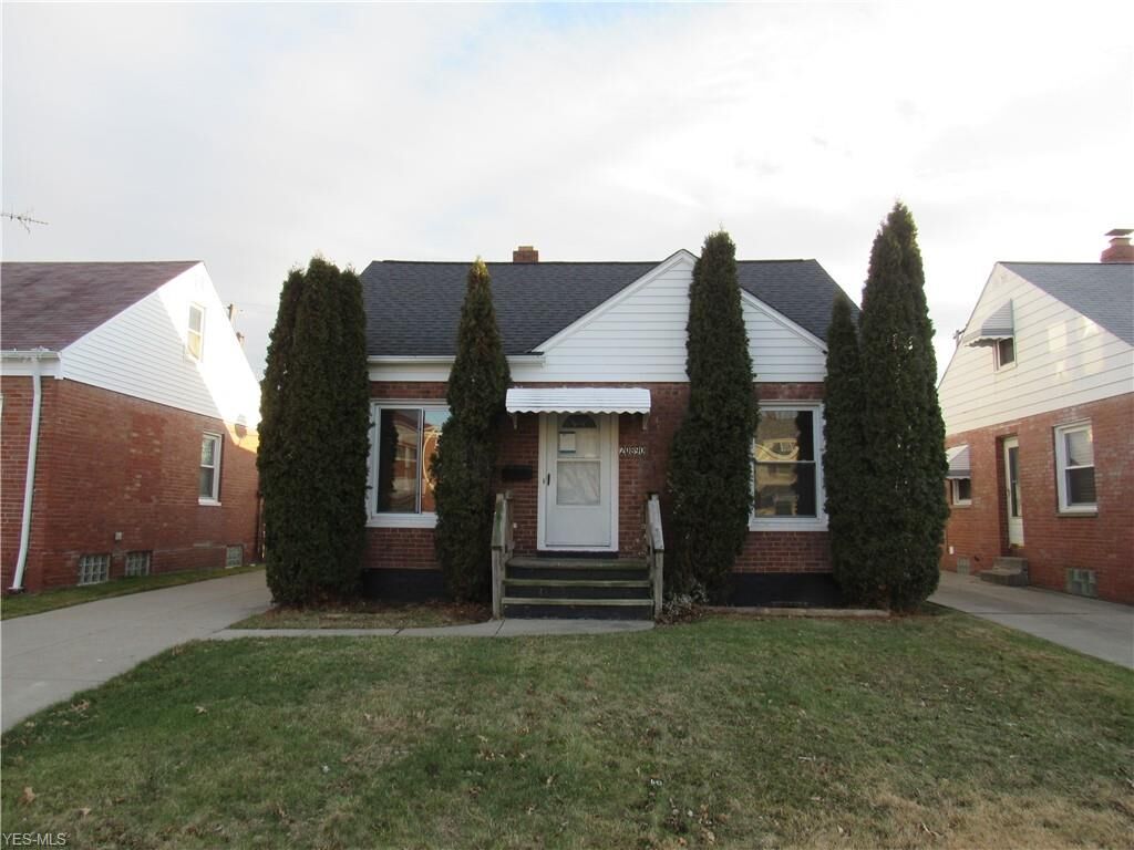 Property Photo:  20890 Tracy Avenue  OH 44123 