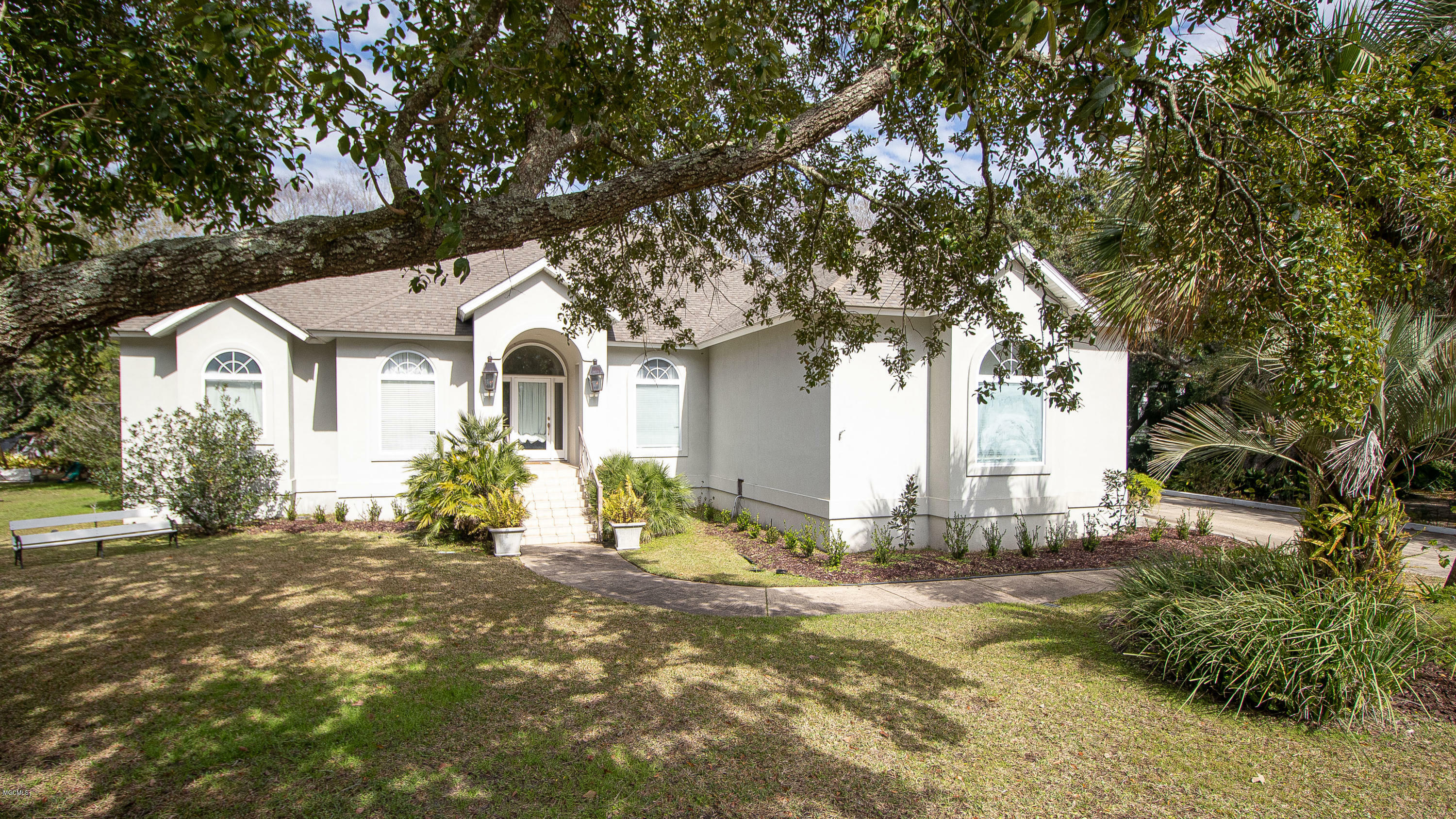 Property Photo: 19 Greenbriar Drive MS 39507