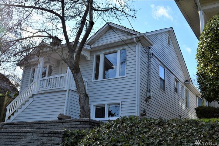 6009 6th Ave NE  Seattle WA 98115 photo