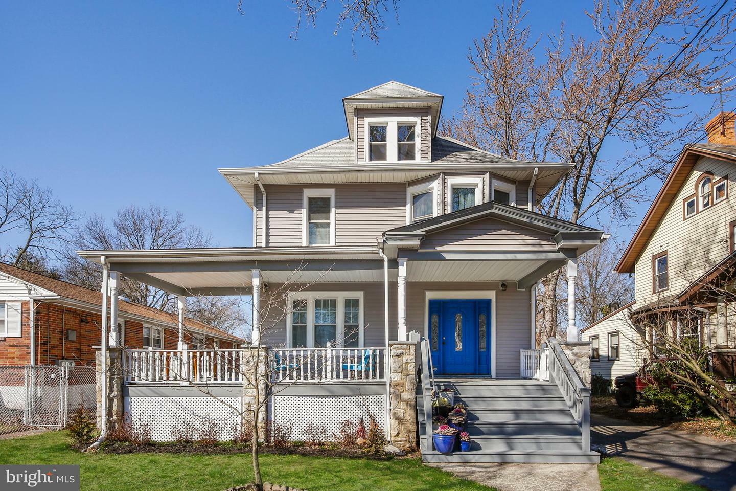 Property Photo:  1015 Collings Avenue  NJ 08107 