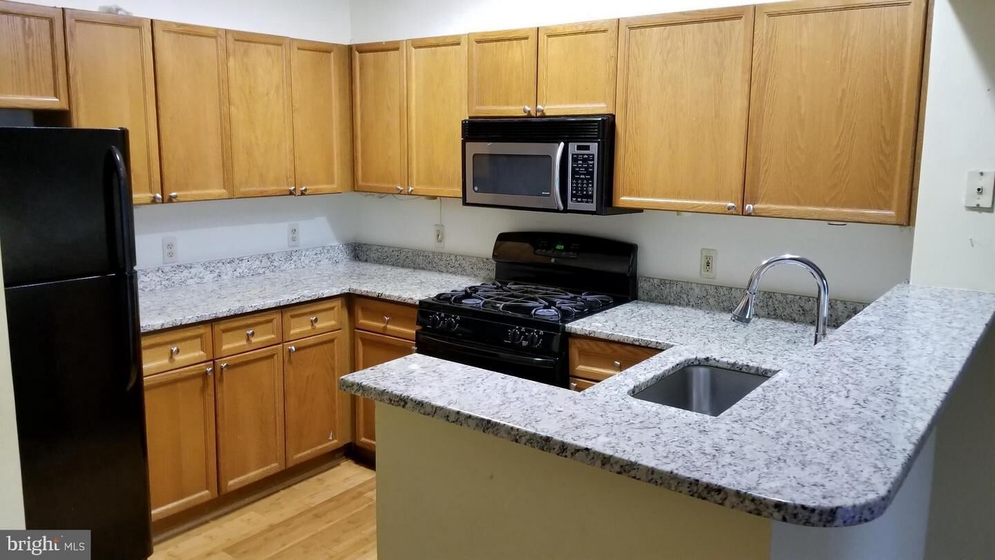 Property Photo:  2109 Highcourt Lane 302  VA 20170 