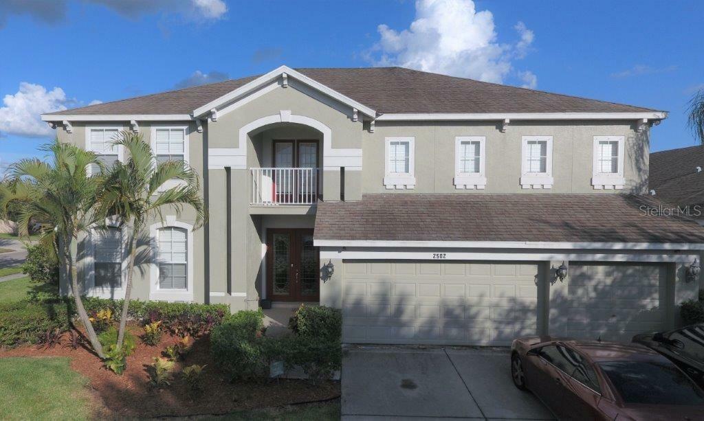 Property Photo: 2502 Yukon Cliff Drive FL 33570
