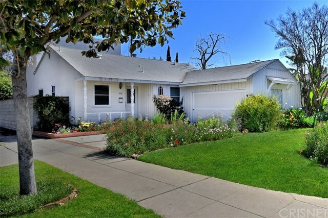 Property Photo:  5856 Saloma Avenue  CA 91411 