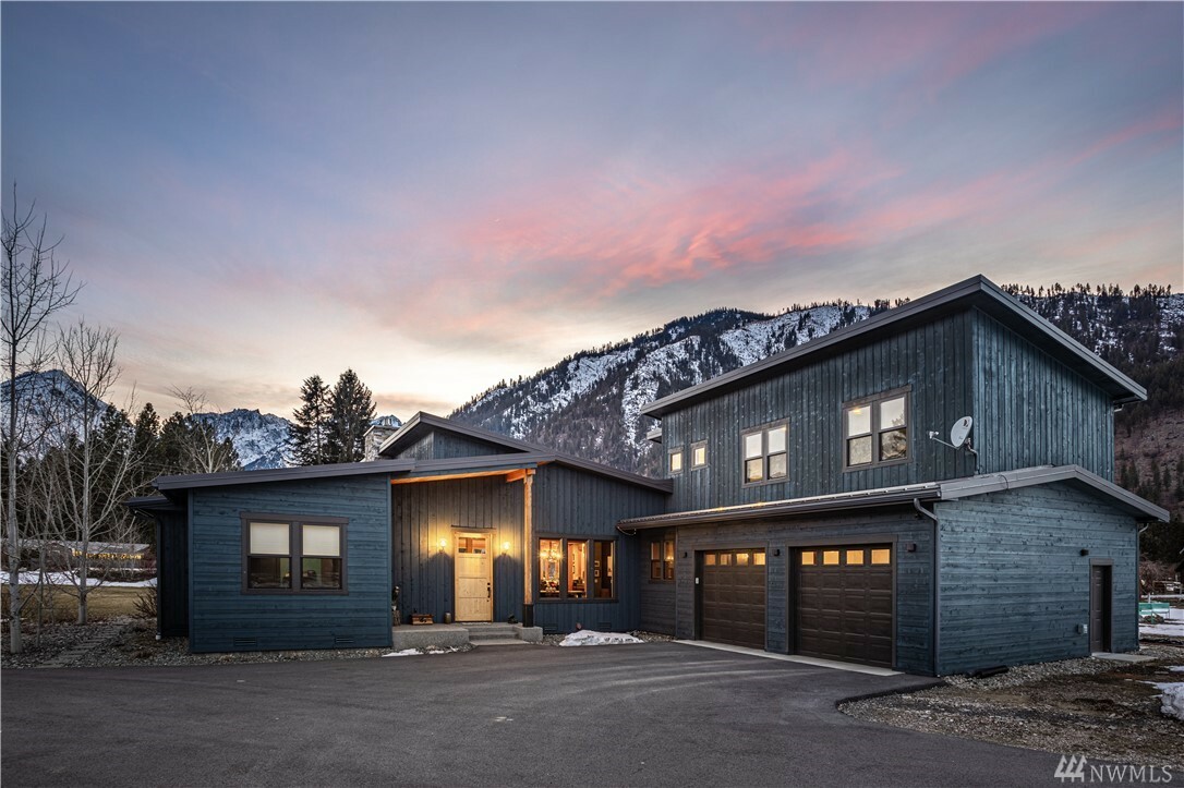 Property Photo:  12528 Shore St  WA 98826 
