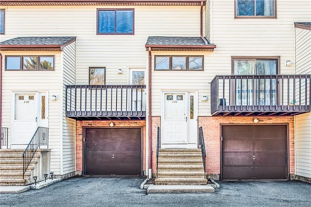 Property Photo:  133 Oak Forest Drive  CT 06042 