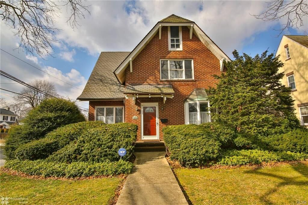 Property Photo: 818 North Broad Street PA 18104