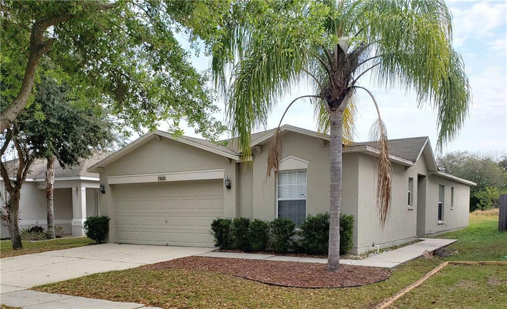 Property Photo:  7830 Carriage Pointe Drive  FL 33534 