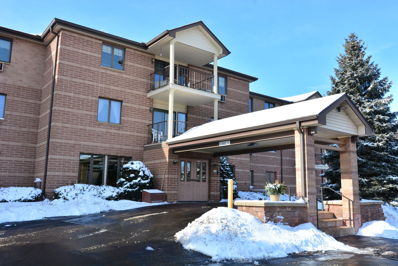 Property Photo:  530 N Silverbrook Dr 134  WI 53090 