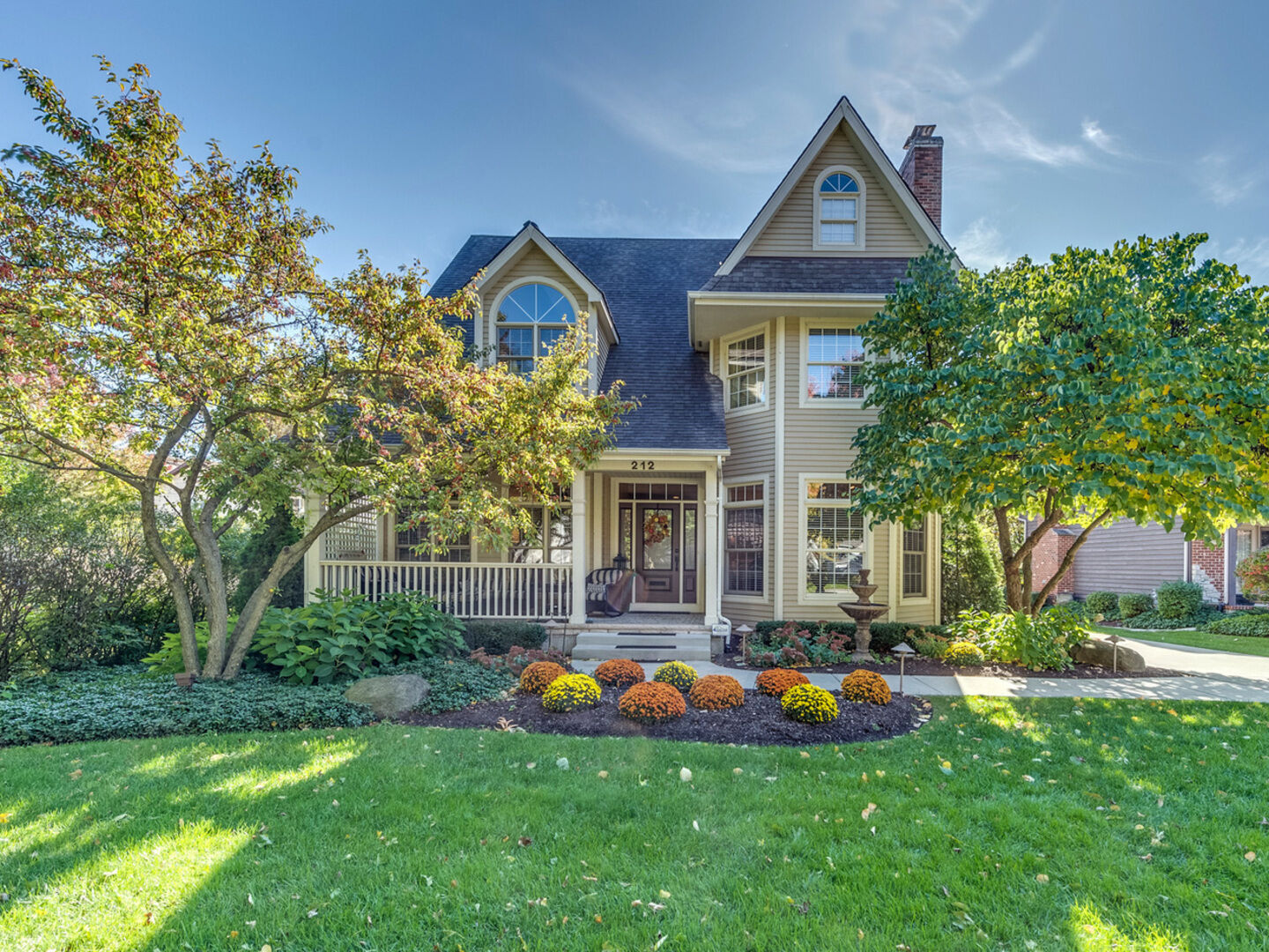 Property Photo:  212 West Franklin Avenue  IL 60540 