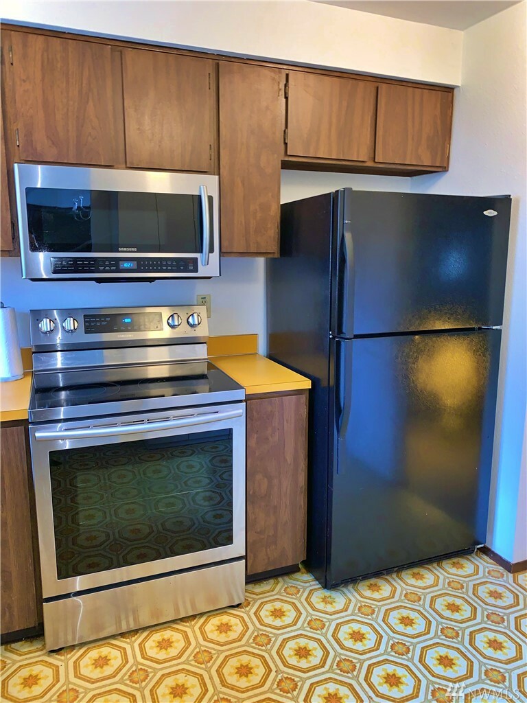 Property Photo: 26423 Timberlane Dr SE WA 98042
