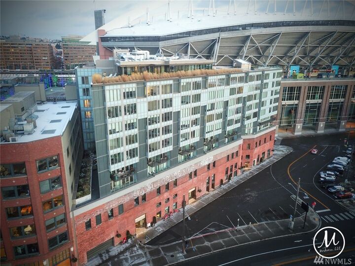 Property Photo:  590 1st Ave S 513  WA 98104 