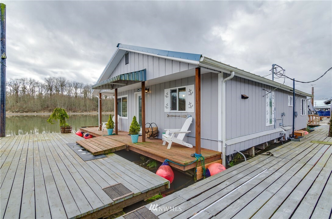 Property Photo:  6203 Willow Grove Road  WA 98632 