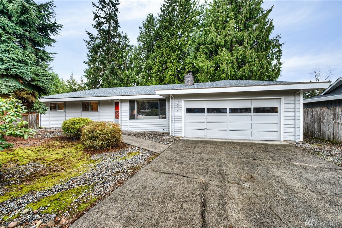 Property Photo:  14425 143rd Place SE  WA 98059 