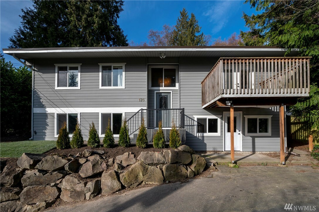 Property Photo:  126 N 175 St  WA 98133 