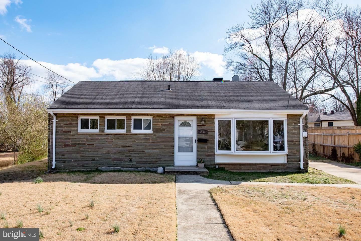 Property Photo: 6534 Virginia Hills Avenue VA 22310