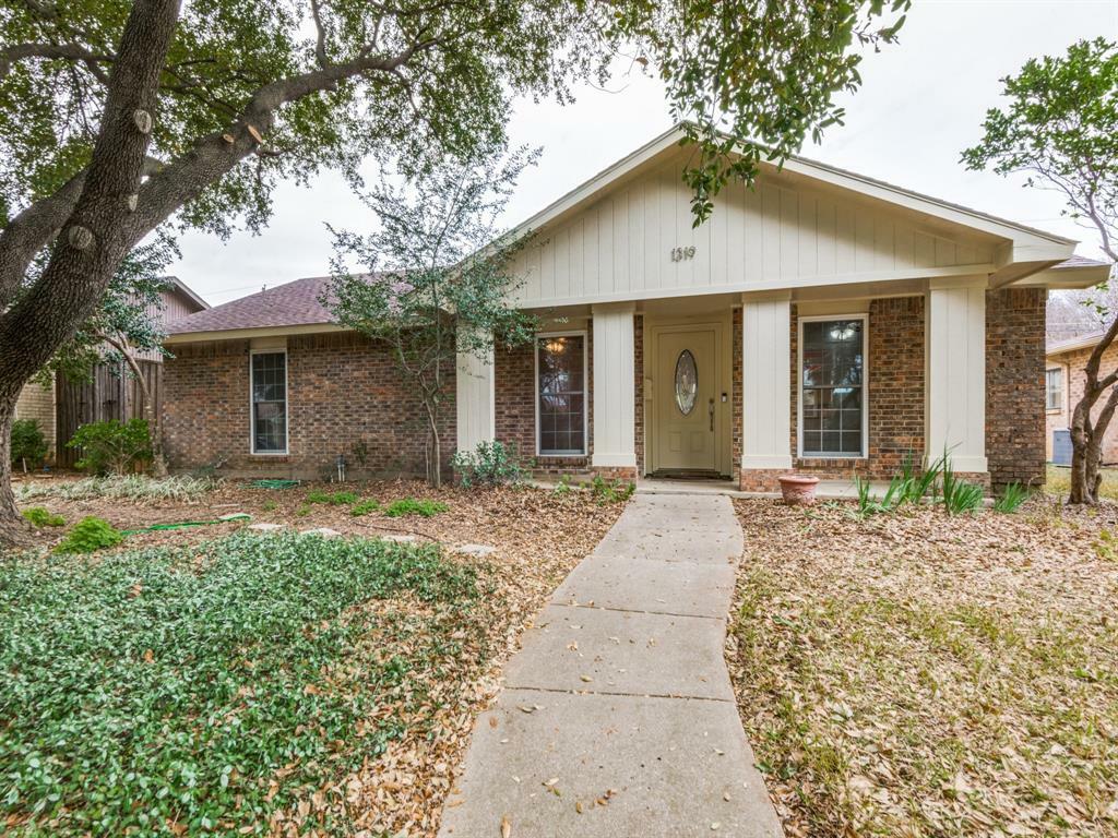 Property Photo:  1319 Iris Lane  TX 75067 