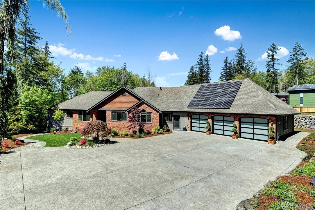 Property Photo:  495  212th Place SE  WA 98074 