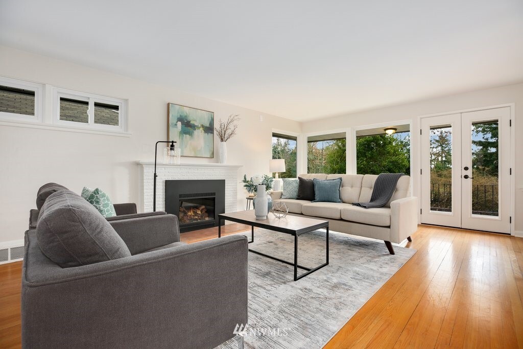 Property Photo: 2015 NE 104th Street WA 98125