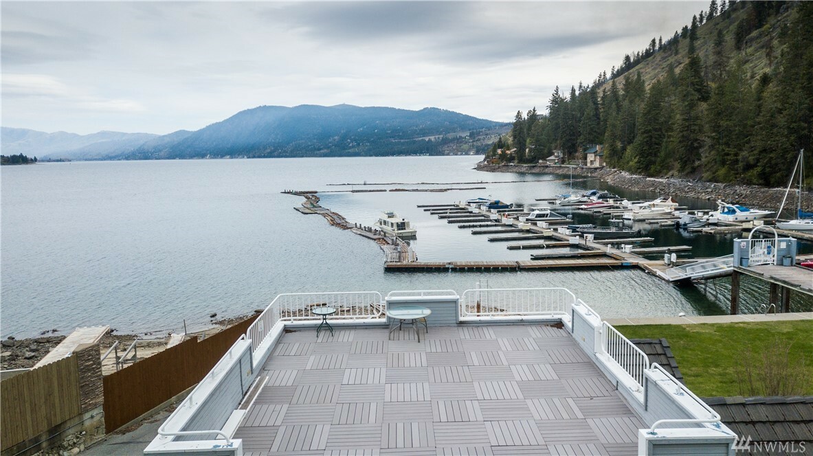 Property Photo: 11415 S Lakeshore Rd 6 WA 98816