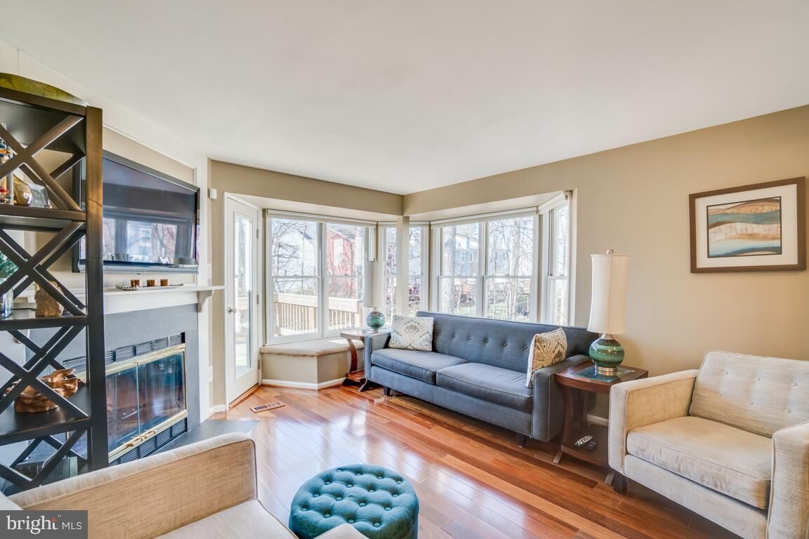 Property Photo: 11194 Silentwood Lane VA 20191