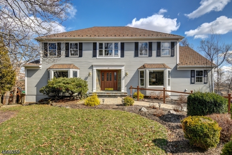 Property Photo:  33 Olde Towne Ct  NJ 07924 