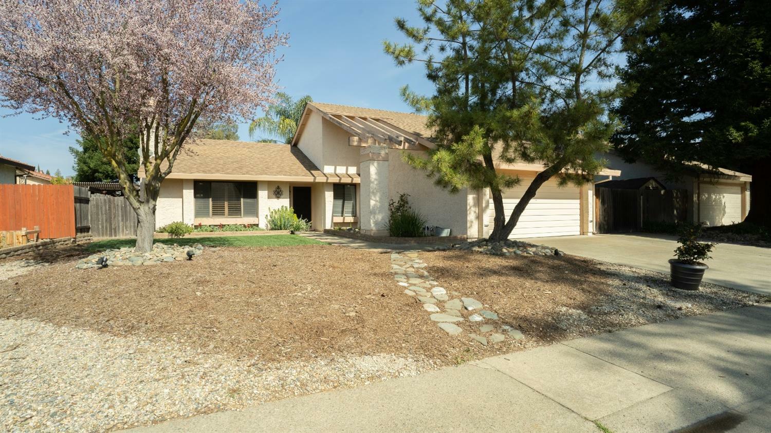 Property Photo: 11165 Squanan River Court CA 95670