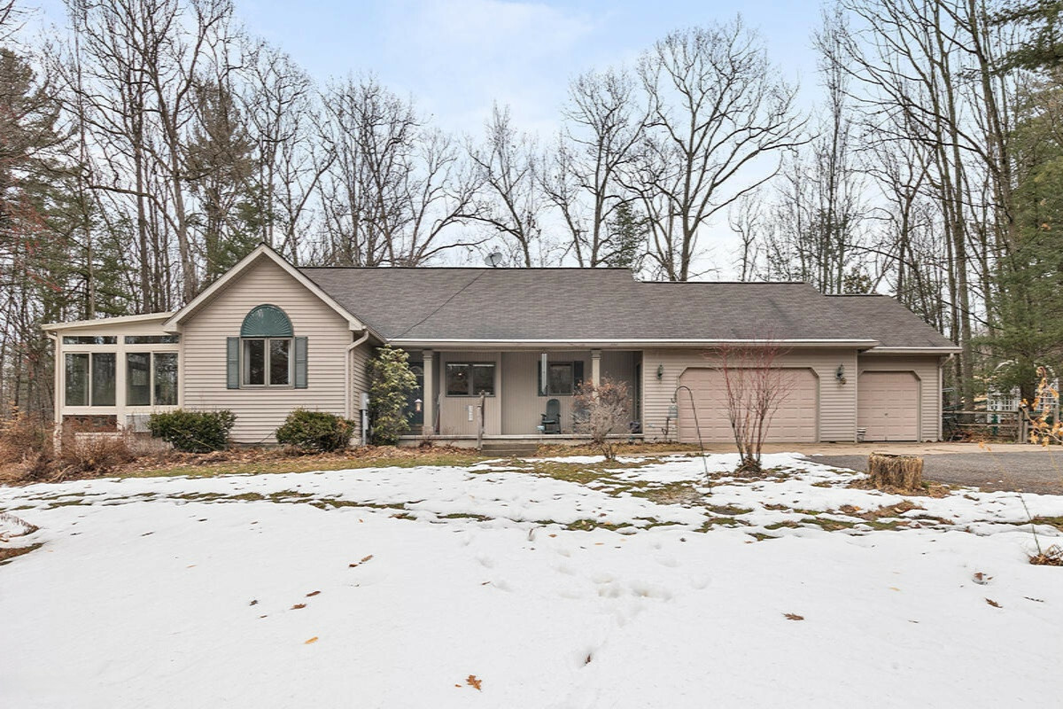 Property Photo:  4735 Forest Vale Road  MI 49339 