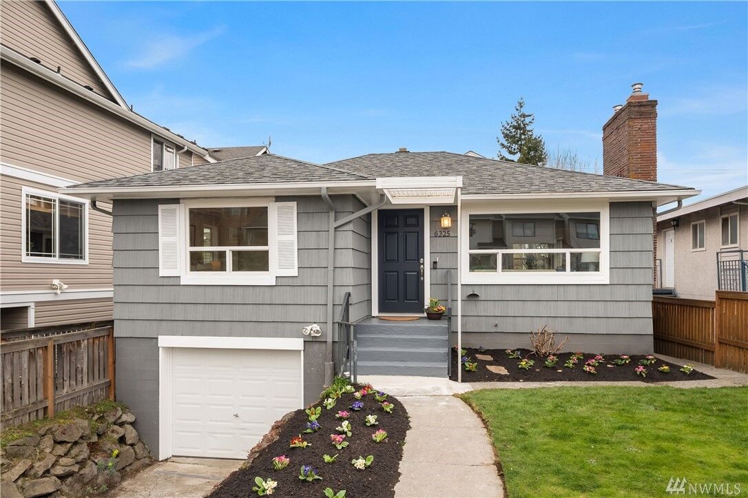Property Photo: 6325 42nd Avenue SW WA 98136