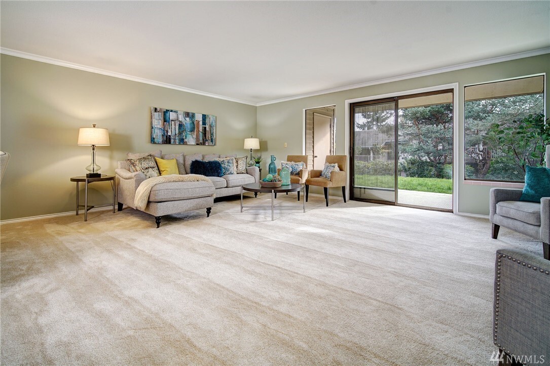 Property Photo:  2920  76th Avenue SE #101  WA 98040 