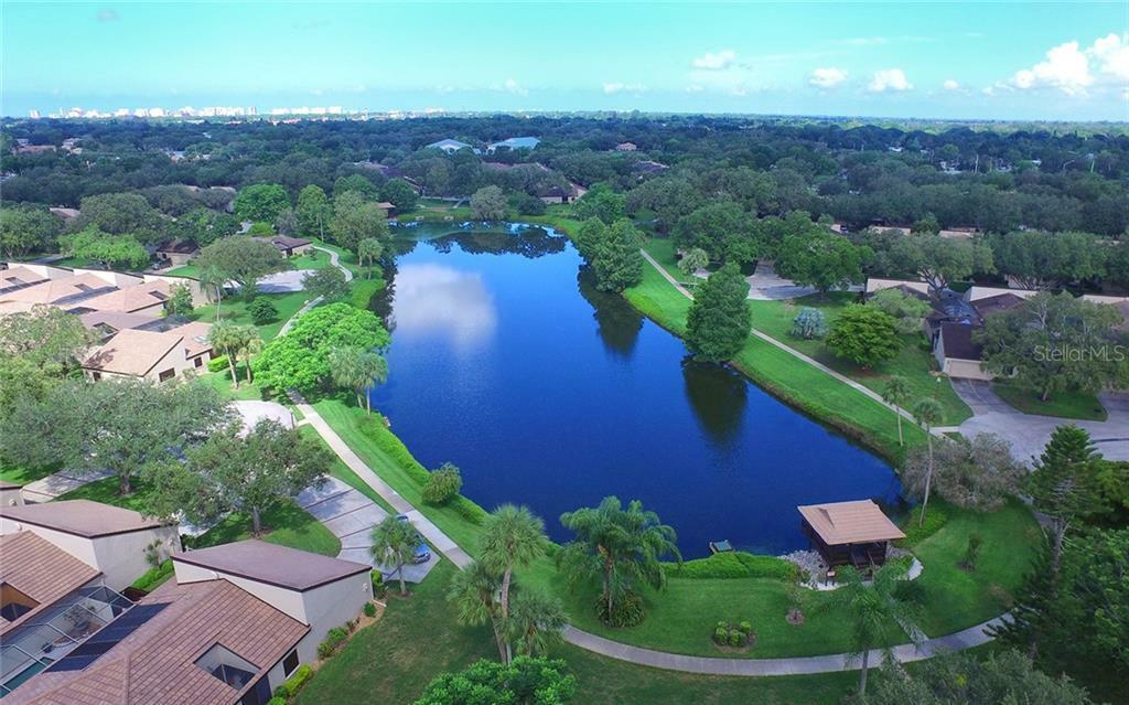 Property Photo:  3707 Glen Oaks Manor Drive  FL 34232 