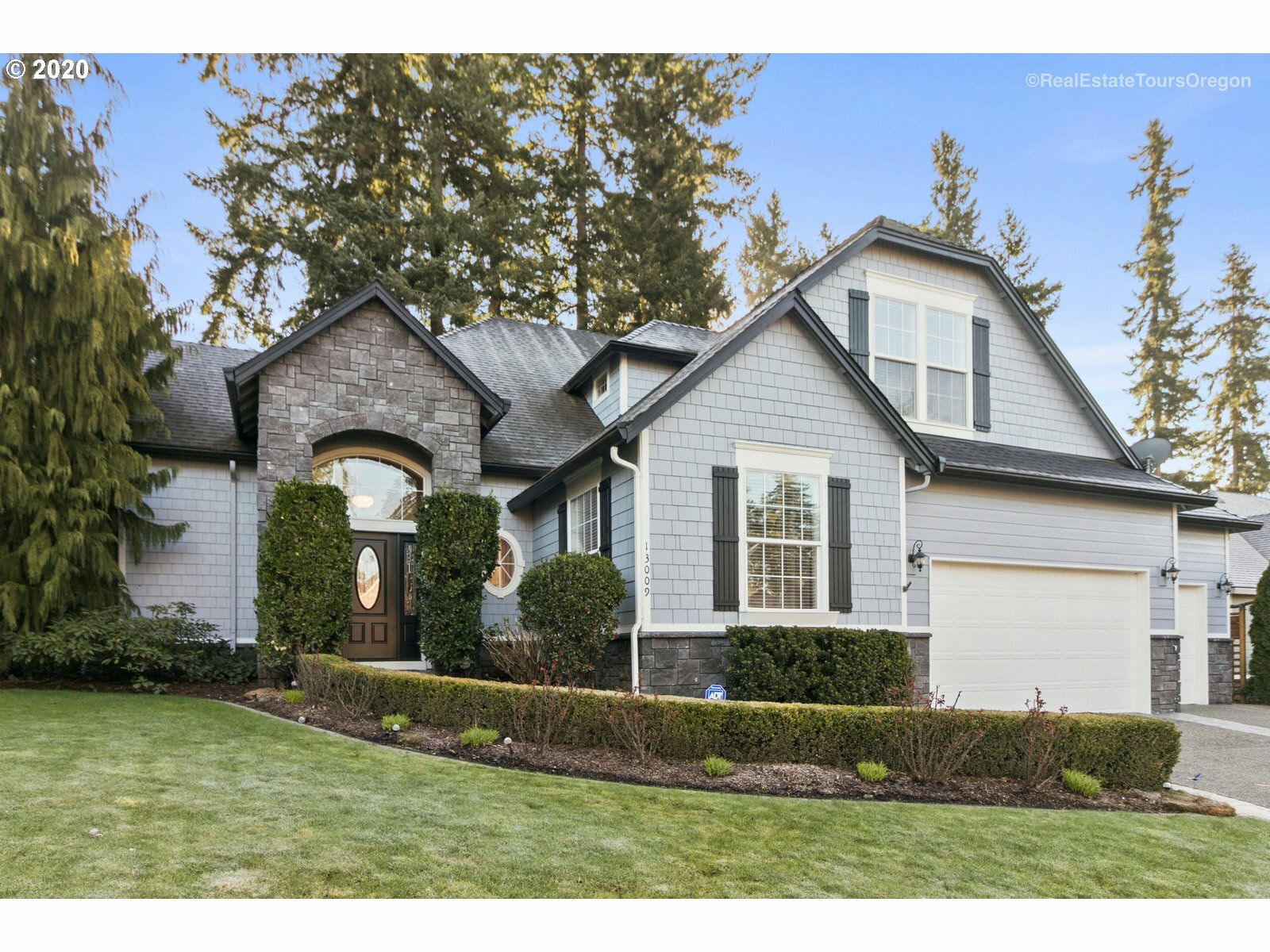 Property Photo:  13009 NE 37th Ct  WA 98686 