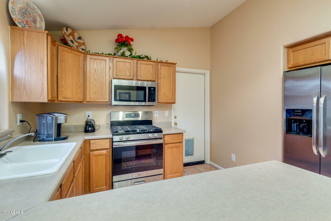 Property Photo:  754 E Marigold Place  AZ 85143 