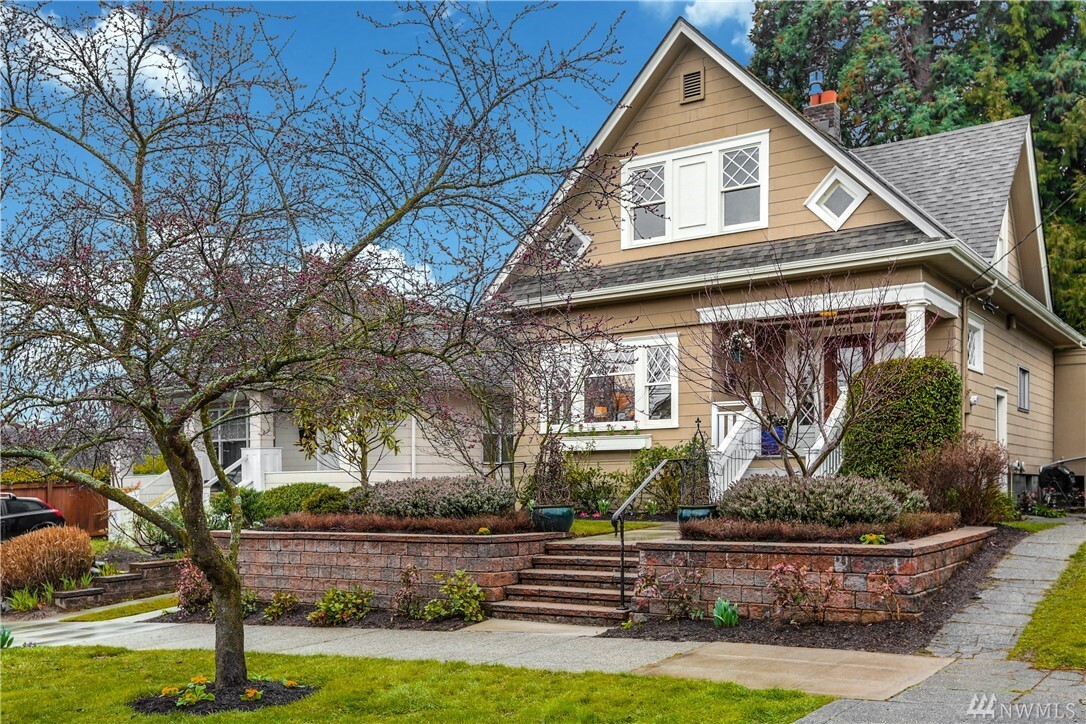 4517  2nd Avenue NE  Seattle WA 98105 photo
