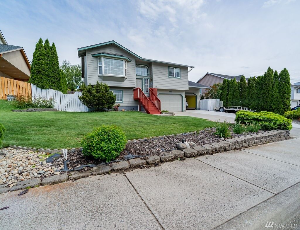 Property Photo:  537 S Mason  WA 98802 