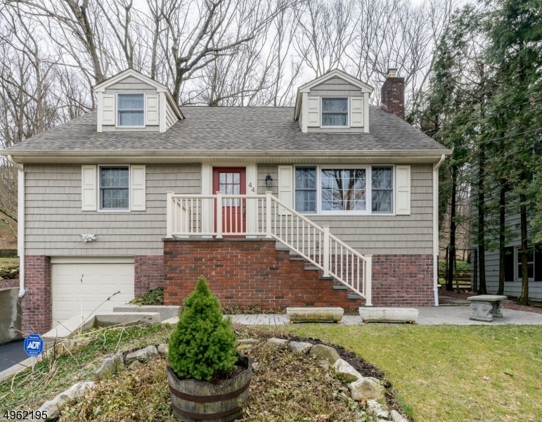 Property Photo:  44 Midland Dr  NJ 07960 