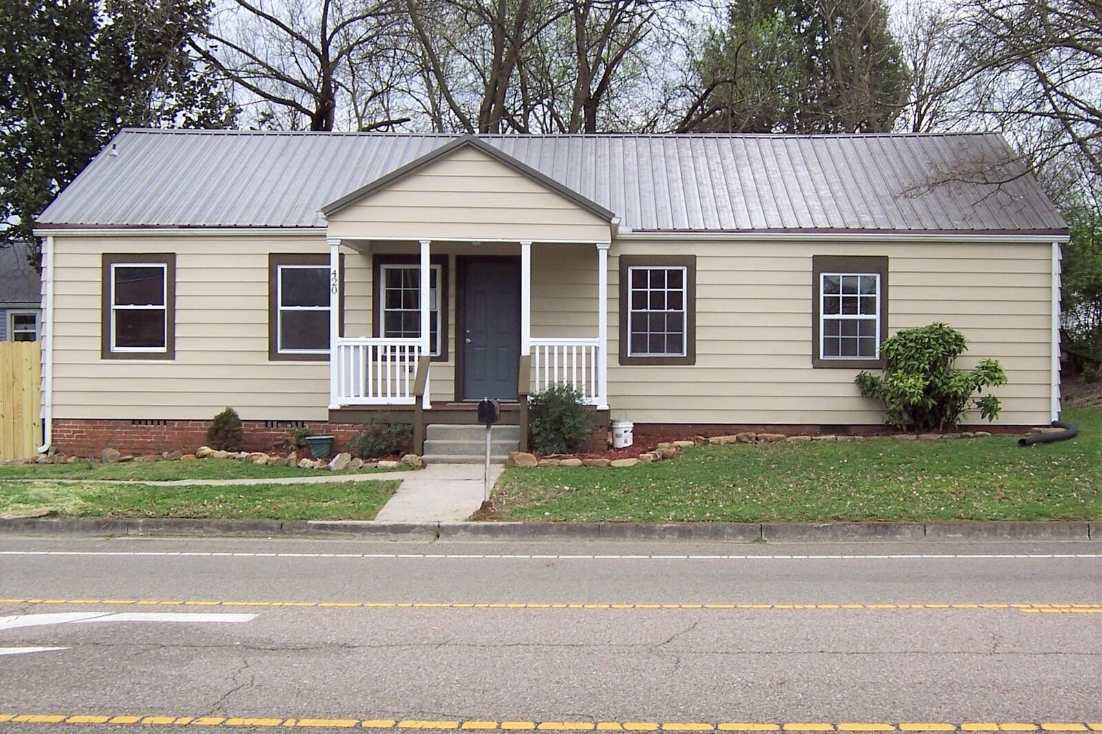 Property Photo:  420 E Lincoln Rd  TN 37701 