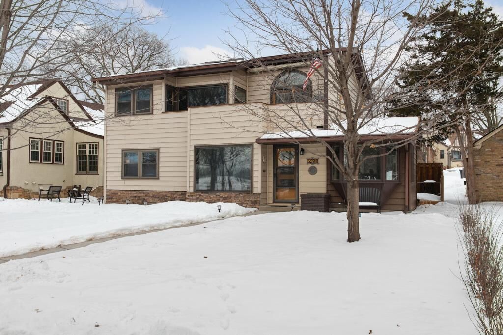 Property Photo:  5204 W Nokomis Parkway  MN 55417 