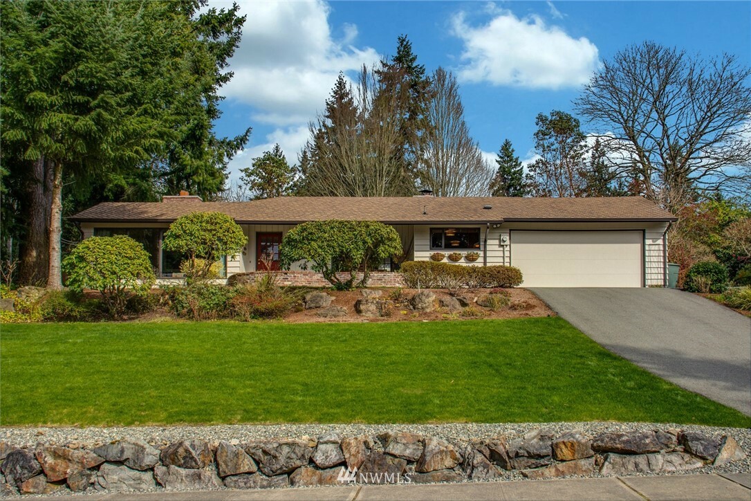 Property Photo:  3012 124th Avenue NE  WA 98005 