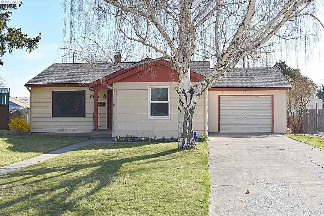 Property Photo:  605 S Zillah  WA 99336-9999 