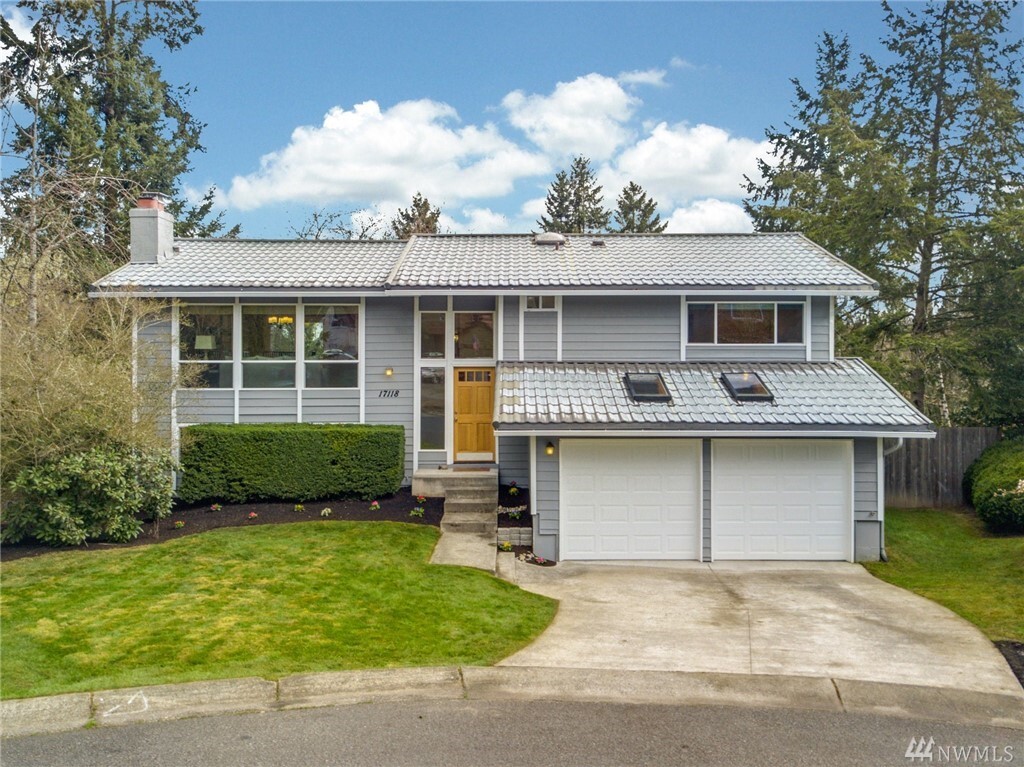 Property Photo: 17118 NE 43rd Terrace WA 98052