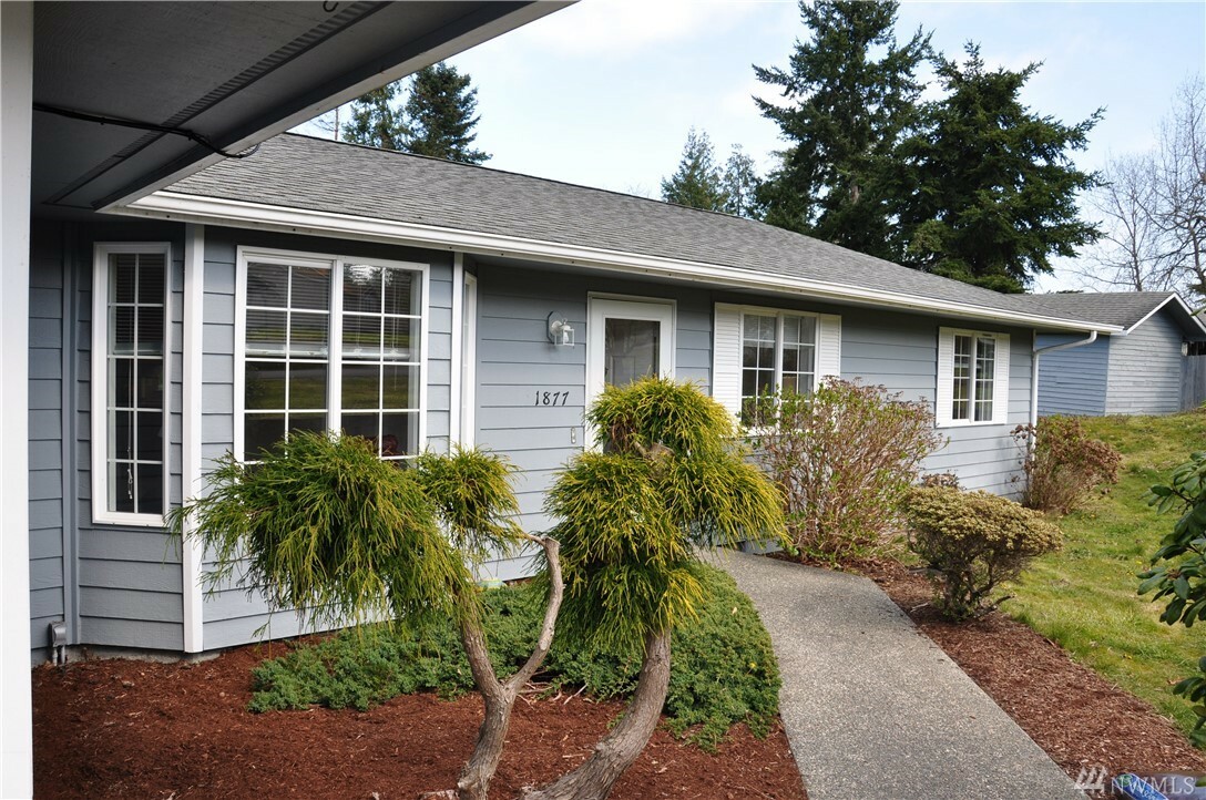 Property Photo:  1877 Elhardt St  WA 98282 