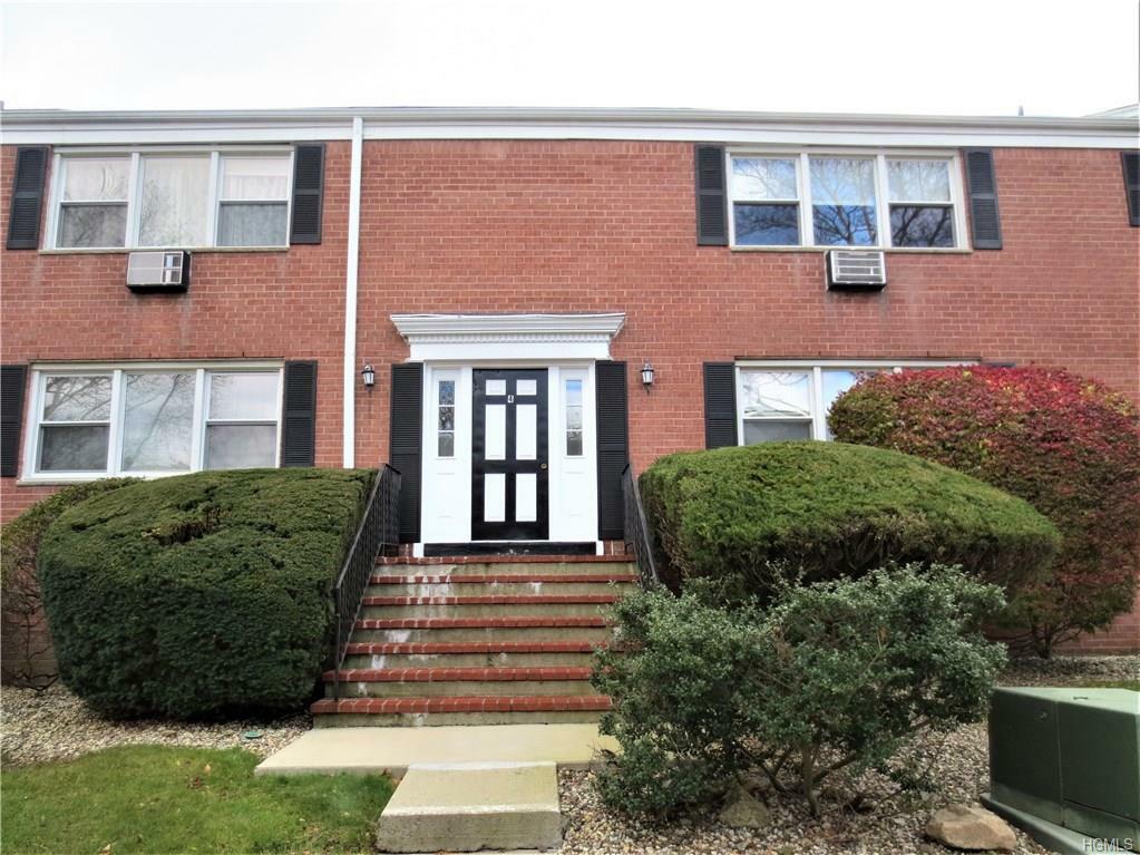 Property Photo:  4 Oxford Court 8007  NY 10901 