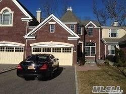 Property Photo:  18 Wilkshire Circle  NY 11030 