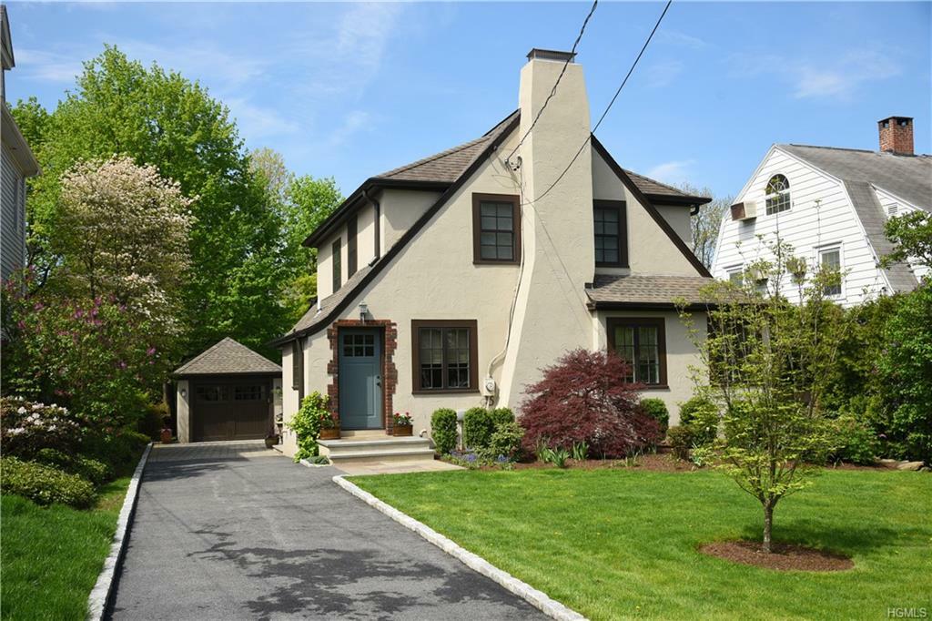 Property Photo:  20 Great Oak Lane  NY 10570 