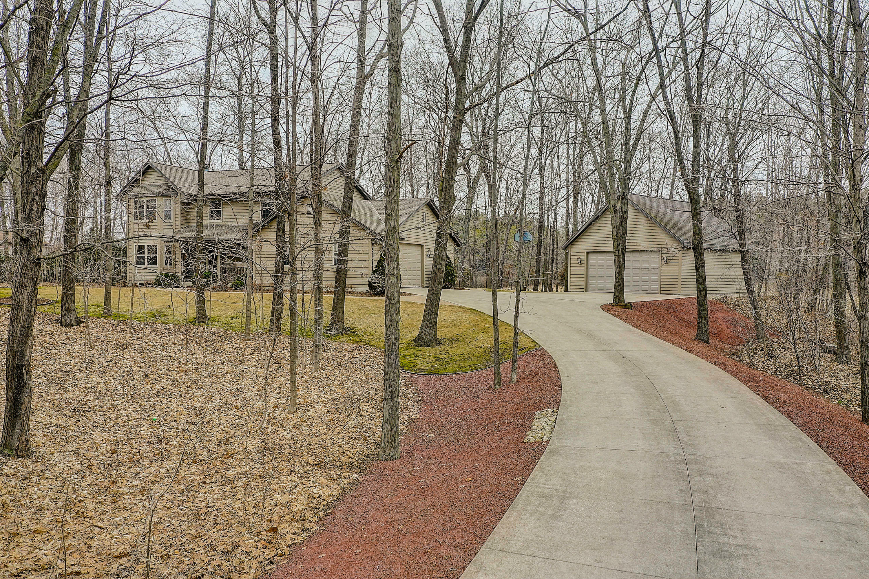 Property Photo: 1514 Pathfinder Ln WI 53090