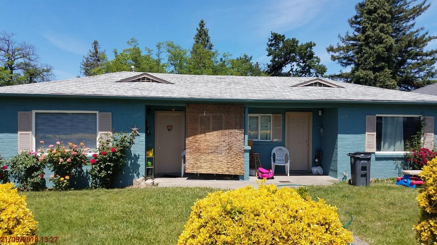 Property Photo: 1048 W 13th Street OR 97501