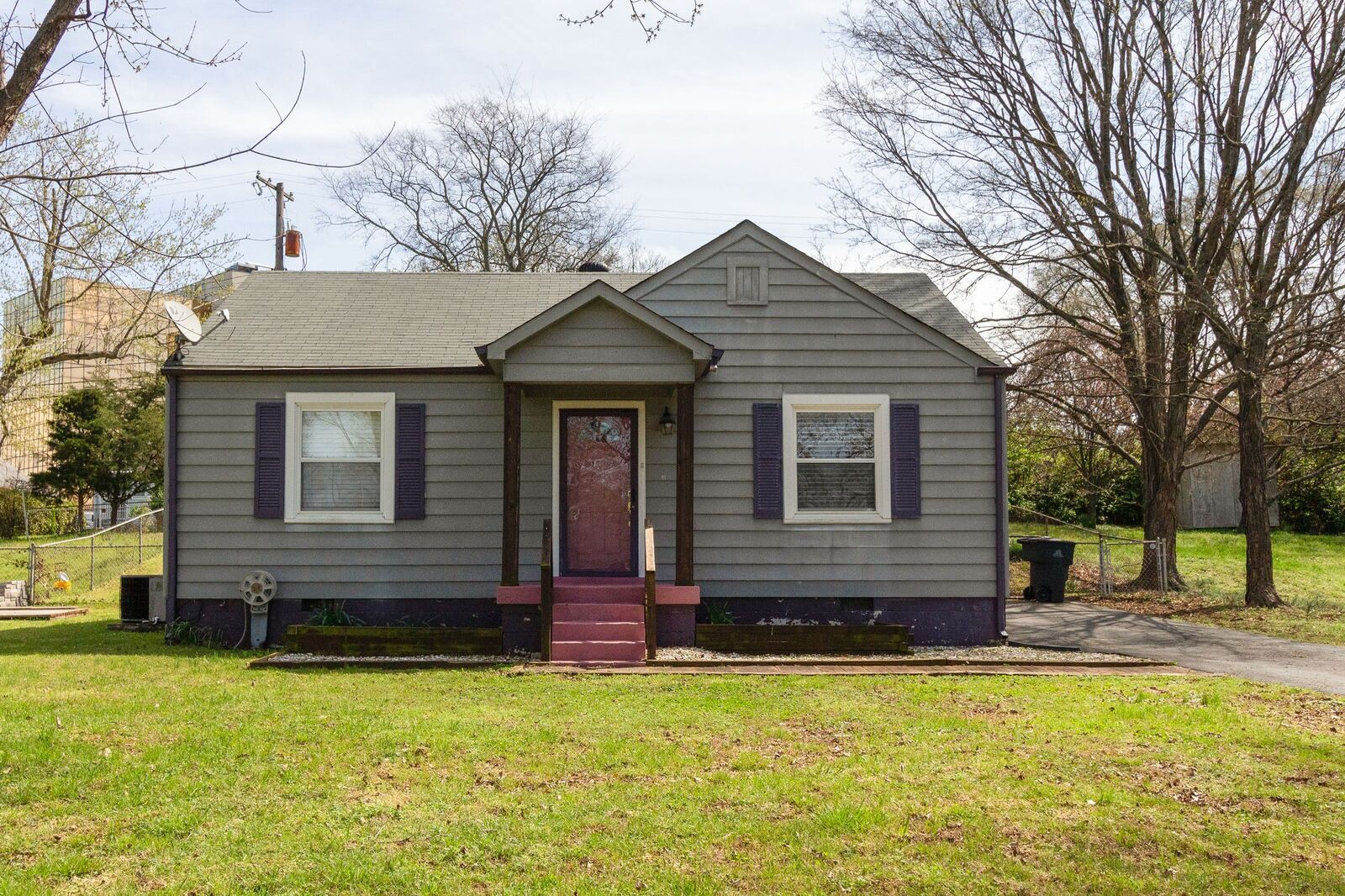 Property Photo:  1018 Kirby Dr  TN 37217 