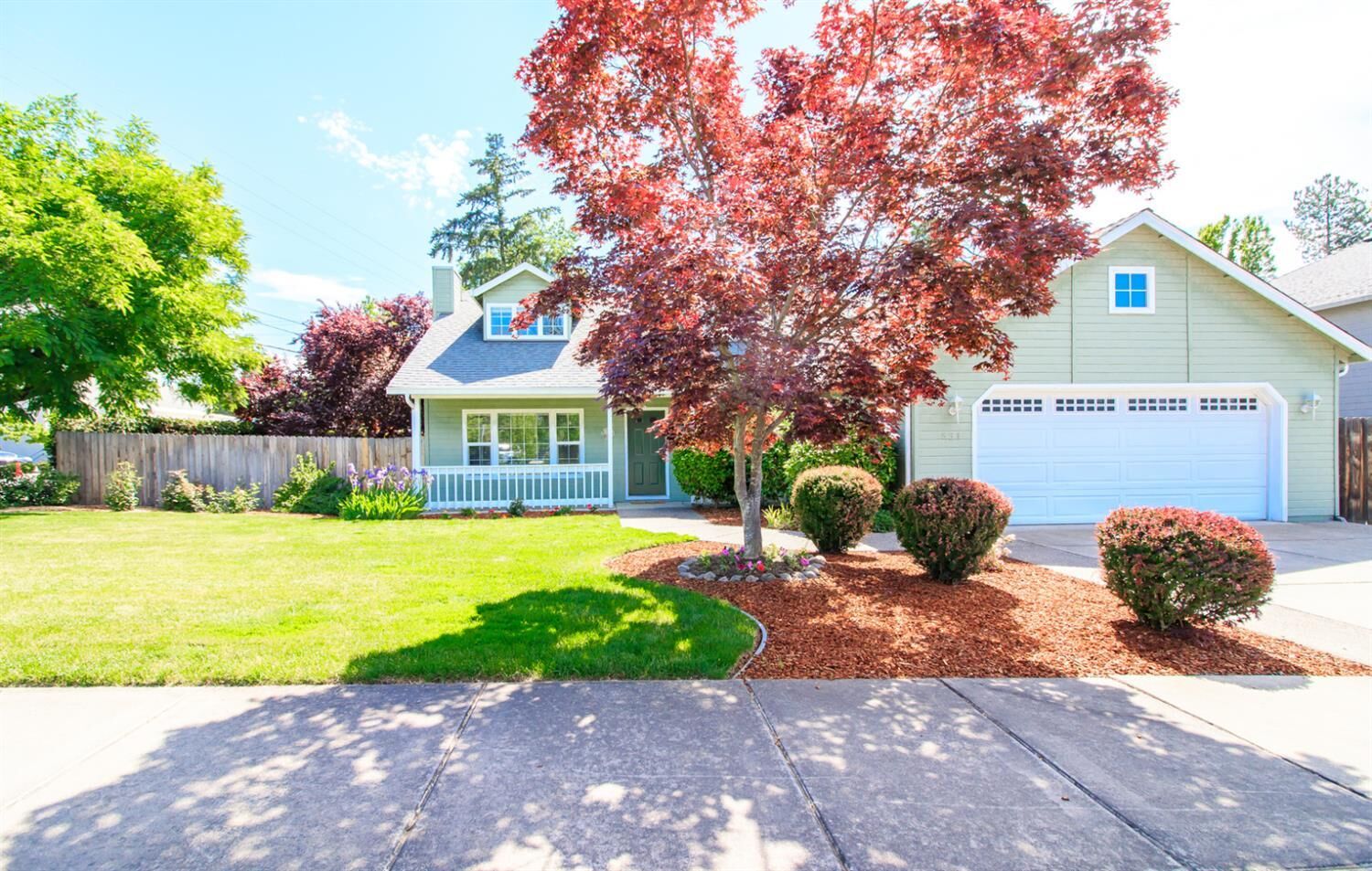 Property Photo: 531 Hoover Park Drive OR 97504