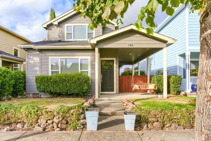 638 Griffin Oaks Drive  Central Point OR 97502 photo